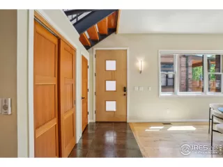 Photo #3: 1034668 Listing