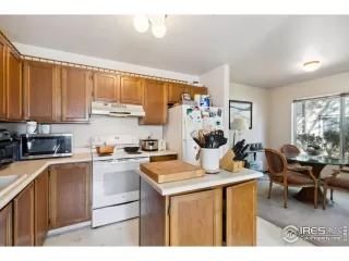 Photo #6: 1034704 Listing