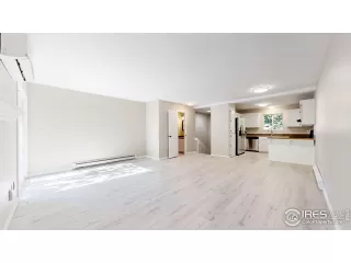 Photo #3: 1034710 Listing