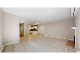 Photo #4: 1034710 Listing