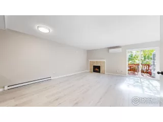 Photo #5: 1034710 Listing