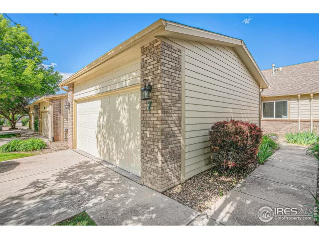 MLS: 1034717 Condo For Sale