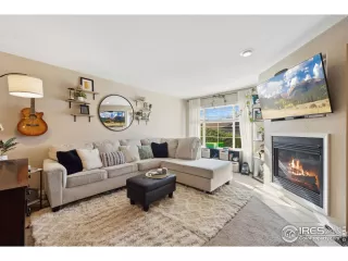 Photo #4: 1034719 Listing