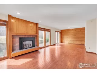 Photo #5: 1034735 Listing