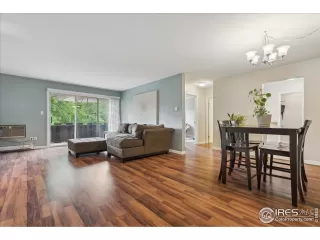 Photo #5: 1034778 Listing