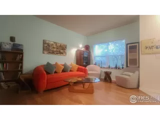 Photo #6: 1034790 Listing