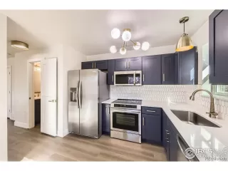 Photo #5: 1034792 Listing