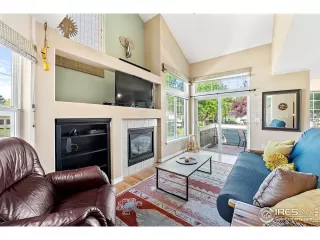 Photo #4: 1034801 Listing