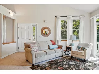 Photo #3: 1034817 Listing