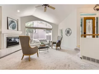 Photo #5: 1034855 Listing