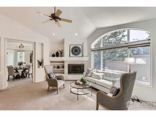 Photo #6: 1034855 Listing