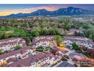 Photo #1: 1034868 Listing