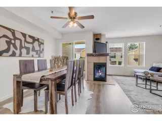 Photo #6: 1034868 Listing