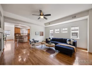 Photo #5: 1034881 Listing