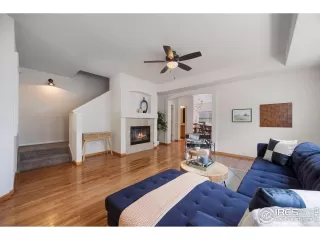 Photo #6: 1034881 Listing