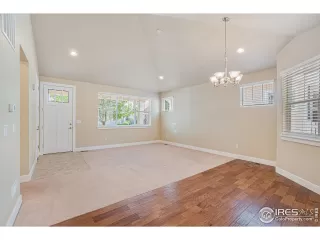 Photo #3: 1034928 Listing