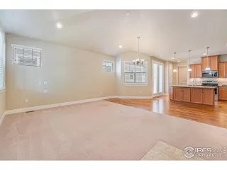 Photo #4: 1034928 Listing