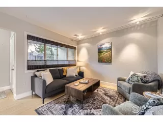 Photo #5: 1034935 Listing