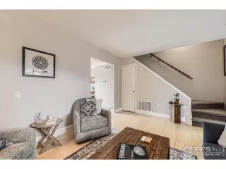 Photo #6: 1034935 Listing