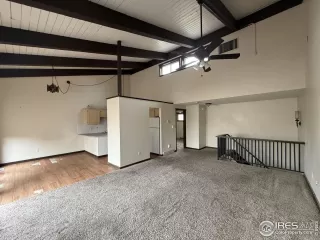 Photo #6: 1034997 Listing