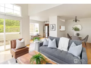 Photo #6: 1035011 Listing