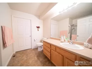 Photo #6: 1035021 Listing