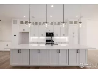 Photo #2: 1035167 Listing