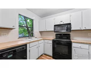 Photo #3: 1035229 Listing