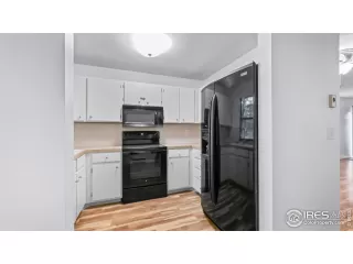 Photo #4: 1035229 Listing
