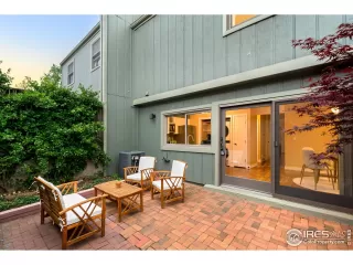 Photo #3: 1035242 Listing