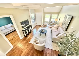 Photo #5: 1035242 Listing