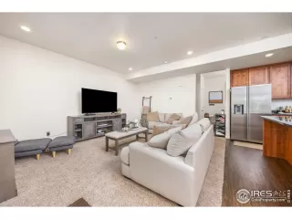 Photo #4: 1035278 Listing