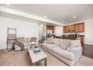 Photo #5: 1035278 Listing