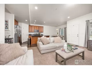 Photo #6: 1035278 Listing