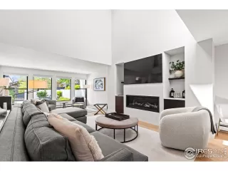 Photo #2: 1035328 Listing