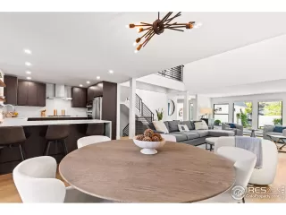 Photo #5: 1035328 Listing