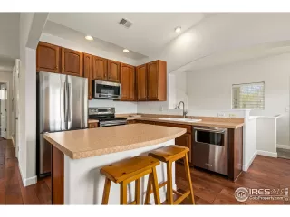 Photo #4: 1035415 Listing