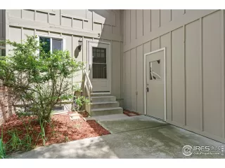 Photo #3: 1035421 Listing