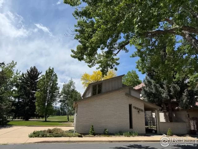 MLS: 1035480 Condo For Sale