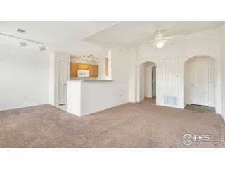 Photo #2: 1035501 Listing