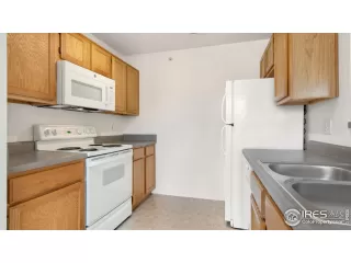 Photo #5: 1035501 Listing