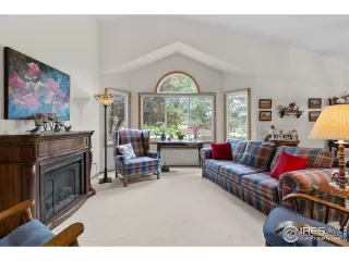 Photo #4: 1035551 Listing