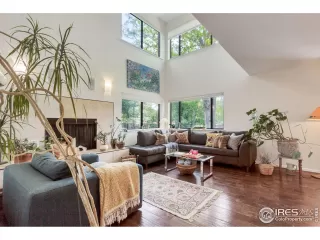 Photo #2: 1035564 Listing