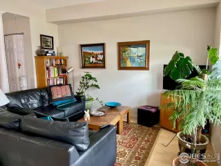 Photo #3: 1035566 Listing