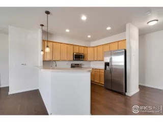 Photo #4: 1035593 Listing