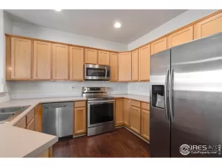 Photo #5: 1035593 Listing