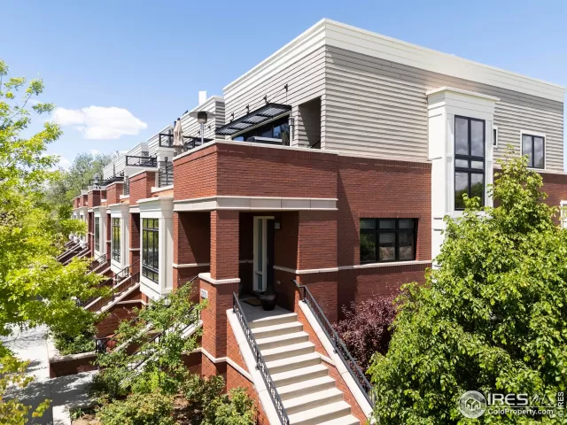 MLS: 1035599 Condo For Sale