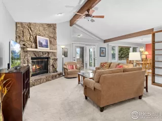 Photo #2: 1035609 Listing