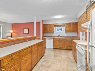 Photo #6: 1035609 Listing