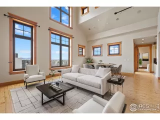 Photo #4: 1035661 Listing